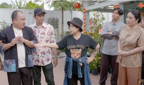 Chiêu giải cứu con nợ bá đạo trong Tết đến rồi về nhà thôi 6 - Ảnh 4. Chiêu giải cứu con nợ bá đạo trong Tết đến rồi về nhà thôi 6 - Ảnh 4.