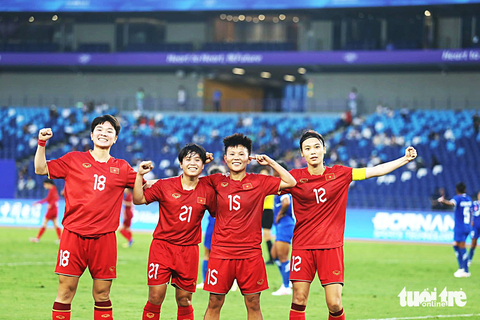 Thất bại của tuyển nữ Việt Nam ở Asiad 19: Chịu quy luật của bóng đá - Ảnh 1. Tuyển nữ Việt Nam đang trải qua giai đoạn khó khăn - Ảnh: ĐỨC KHUÊ