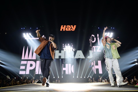 Epik High khiến cả khán đài HAY Fest mùa 2 nhún nhẩy theo vũ điệu của họ - Ảnh: BTC Epik High khiến cả khán đài HAY Fest mùa 2 nhún nhảy theo vũ điệu của họ - Ảnh: BTC