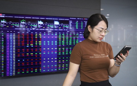 VnIndex ngắt mạch tăng 4 tháng, điều gì khiến nhà đầu tư thận trọng? - Ảnh 1. Cầu vẫn ở trạng thái thận trọng, thị trường chứng khoán cuối tháng 9 giảm về quy mô thanh khoản - Ảnh: BÌNH KHÁNH