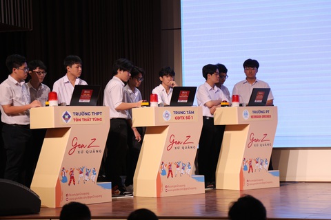 Ba bảng đấu đầu tiên cuộc thi ‘Gen Z Xứ Quảng’ mang đến bất ngờ lớn - Ảnh 1. Cuộc thi “Gen Z Xứ Quảng” trở thành sân chơi mới cho học sinh THPT ở Đà Nẵng tranh tài - Ảnh: TRƯỜNG TRUNG