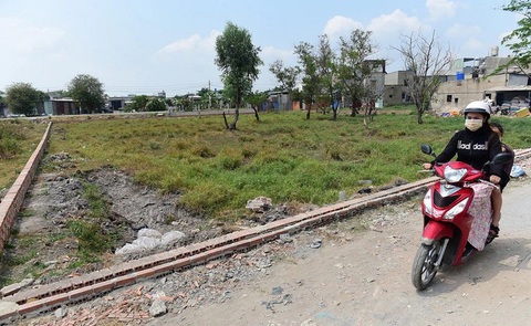 TP.HCM: xử lý nghiêm cá nhân, đơn vị bao che, tiếp tay cho vi phạm xây dựng - Ảnh 1. Thường vụ Thành ủy TP.HCM yêu cầu chủ tịch UBND các cấp thực hiện nghiêm về các quy định quản lý trật tự xây dựng - Ảnh: QUANG ĐỊNH