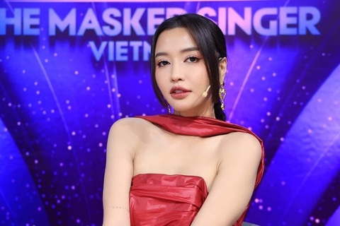 Phát hiện lý do Bích Phương mãi chưa ra nhạc - Ảnh 3. Bích Phương ghi điểm khi thử sức ở lĩnh vực show thực tế, giải trí