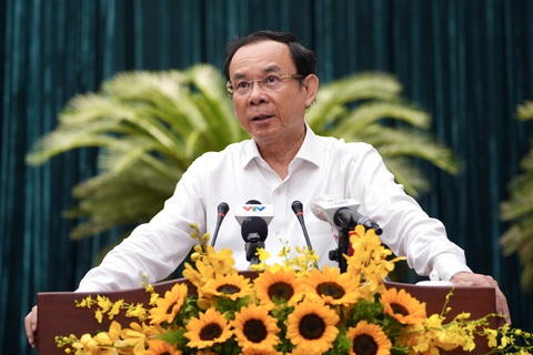 Thành ủy TP.HCM họp bàn giải pháp gỡ khó cho nền kinh tế 3 tháng cuối năm - Ảnh 2. Bí thư Thành ủy TP.HCM Nguyễn Văn Nên phát biểu khai mạc hội nghị - Ảnh: HỮU HẠNH