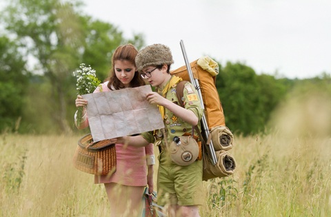 Wes Anderson – phù thuỷ sắc màu của Hollywood - Ảnh 4. Màu vàng chủ đạo trong Moonrise Kingdom - Ảnh: MoMA
