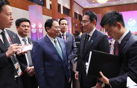 Thủ tướng Phạm Minh Chính gặp Thủ tướng Nhật Bản Kishida Fumio bên lề Hội nghị cấp cao ASEAN lần thứ 43 tại Indonesia vào tháng 9-2023 - Ảnh: VGP Thủ tướng Phạm Minh Chính gặp Thủ tướng Nhật Bản Kishida Fumio bên lề Hội nghị cấp cao ASEAN lần thứ 43 tại Indonesia vào tháng 9-2023 - Ảnh: VGP