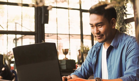 Coi chừng tự tước cơ hội với bằng cấp đào tạo từ xa nước ngoài - Ảnh 2. Nhiều trường đại học đang tổ chức các khóa cao học online cho sinh viên - Ảnh: MONASH UNIVERSITY
