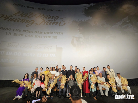 Hai thế hệ diễn viên, nhà làm phim của "Đất phương Nam" và "Đất rừng phương Nam" hội ngộ - Ảnh: MI LY Hai thế hệ diễn viên, nhà làm phim của "Đất phương Nam" và "Đất rừng phương Nam" hội ngộ - Ảnh: MI LY