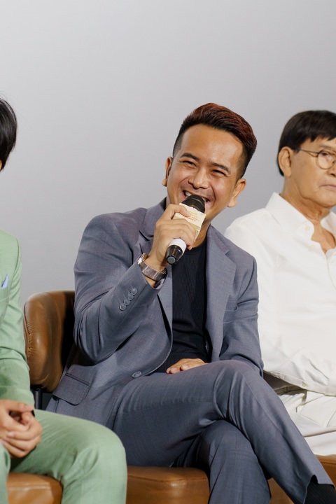 Hùng Thuận 'xin phép' Trấn Thành bao rạp xem Đất rừng phương Nam - Ảnh 5. Hùng Thuận bất ngờ "hỏi khó" Trấn Thành