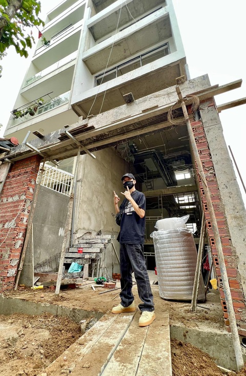 Loạt ảnh chứng minh nhà riêng JustaTee biến thành nhà chung Rap Việt - Ảnh 1. JustaTee khoe cơ ngơi hoành tráng 5 tầng lầu sắp hoàn thiện
