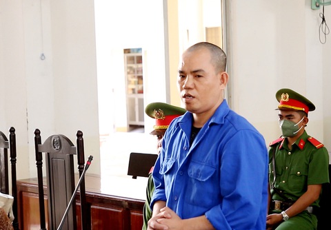 Tử hình người phóng hỏa đốt nhà khiến hai mẹ con tử vong - Ảnh 1. Tòa án nhân dân tỉnh An Giang tuyên tử hình người đàn ông ghen tuông phóng hỏa đốt nhà khiến hai mẹ con tử vong - Ảnh: TIẾN VĂN