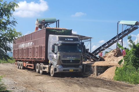 Xe tải cỡ lớn vào Xe tải cỡ lớn vào