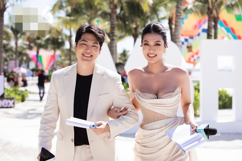 Thiên Ân lộ khuyết điểm khi làm MC dẫn Miss Grand International - Ảnh 1. Hoa hậu Thiên Ân làm MC tại sự kiện của Miss Grand International