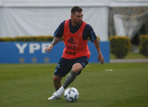 Messi sẽ không sang Saudi Arabia thi đấu theo dạng cho mượn - Ảnh 1. Messi sẽ không sang Saudi Arabia thi đấu - Ảnh: Reuters