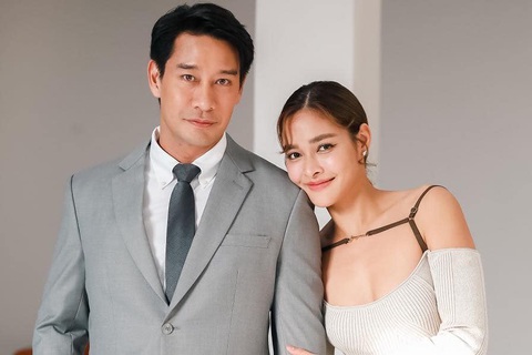 V.I.P được kỳ vọng sẽ tạo nên cơn sốt tiếp nối thành công Vị khách VIP của Jang Nara. V.I.P được kỳ vọng sẽ tạo nên cơn sốt tiếp nối thành công Vị khách VIP của Jang Nara.