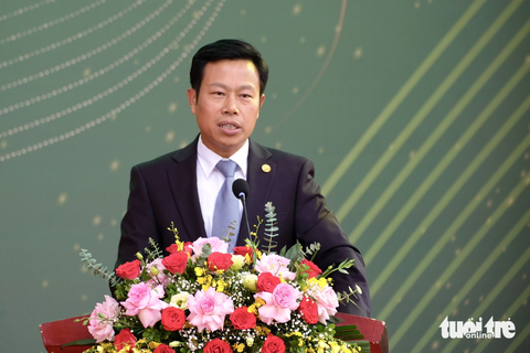 Sinh viên được 'giáo dục toàn diện' tại Khu đô thị Đại học Quốc gia Hà Nội Hòa Lạc - Ảnh 2. Ông Lê Quân - giám đốc Đại học Quốc gia Hà Nội - phát biểu tại lễ khai giảng năm học mới - Ảnh: NGUYÊN BẢO