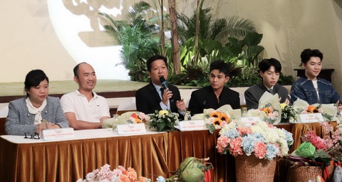 Trường Giang phát biểu trong buổi ra mắt Cuối tuần tuyệt vời - Ảnh: HOÀNG TRANG Trường Giang phát biểu trong buổi ra mắt Cuối tuần tuyệt vời - Ảnh: HOÀNG TRANG
