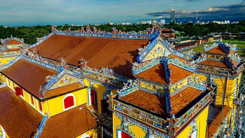 Sẵn sàng cho Tuần lễ Festival nghệ thuật quốc tế Huế 2024- Ảnh 1. Điện Kiến Trung là một trong số các điểm tham quan của Tuần lễ Festival nghệ thuật quốc tế Huế 2024 - Ảnh: NHẬT LINH