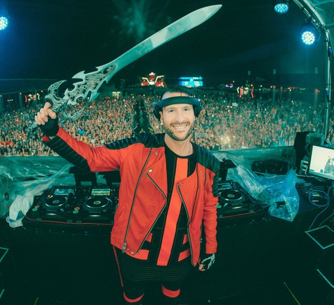 DJ hàng đầu thế giới Don Diablo trình diễn tại Hò Dô 2023 - Ảnh 1. Don Diablo tại một đại nhạc hội ở Thượng Hải (Trung Quốc) vào năm 2017 - Ảnh: X Don Diablo