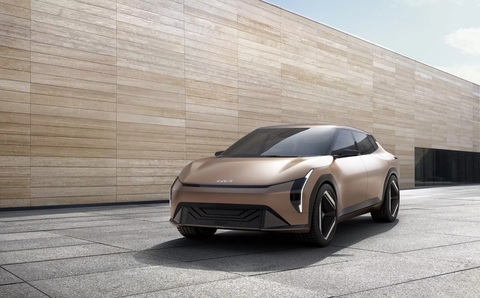 Kia công bố bộ đôi EV3, EV4: Nhìn sedan không khác gì SUV - Ảnh 4. Từ góc nhìn này thật khó để nói Kia EV4 là sedan khi xe có vóc dáng rất giống SUV - Ảnh: Kia