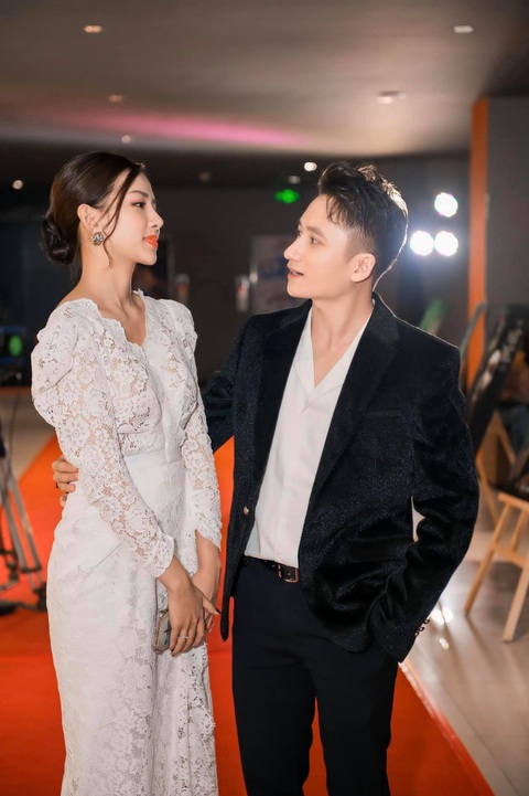 Phan Mạnh Quỳnh và người vợ Khánh Vy đều vui tính - Ảnh: NVCC Phan Mạnh Quỳnh và người vợ Khánh Vy đều vui tính - Ảnh: NVCC