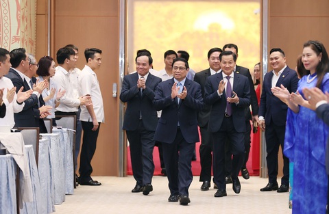 Thủ tướng Phạm Minh Chính: Doanh nhân là lực lượng chủ lực, tiên phong góp phần nâng cao vị thế Việt - Ảnh 1. Thủ tướng Phạm Minh Chính gặp gỡ các doanh nhân Việt Nam