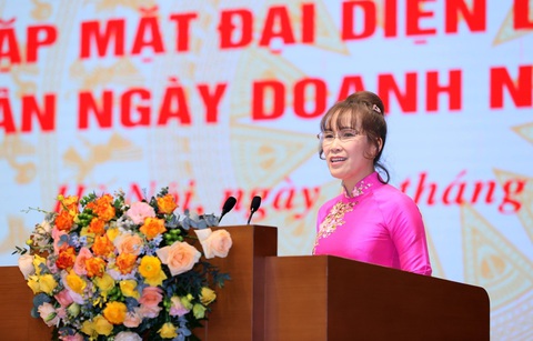 Thủ tướng Phạm Minh Chính: Doanh nhân là lực lượng chủ lực, tiên phong góp phần nâng cao vị thế Việt - Ảnh 4. "…Cộng đồng doanh nhân cùng nỗ lực vì một Việt Nam hùng cường" - bà Nguyễn Thị Phương Thảo phát biểu