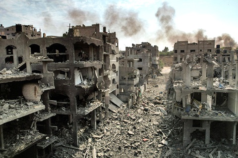 Nhà cửa bị phá hủy do các cuộc không kích trả đũa của Israel vào thành phố Gaza (Dải Gaza), ảnh chụp ngày 11-10 - Ảnh: AFP Nhà cửa bị phá hủy do các cuộc không kích trả đũa của Israel vào thành phố Gaza (Dải Gaza), ảnh chụp ngày 11-10 - Ảnh: AFP