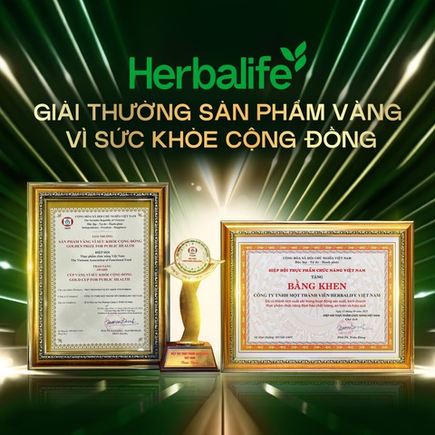 Herbalife được trao giải thưởng ‘Sản Phẩm Vàng Vì Sức Khỏe Cộng Đồng năm 2023’- Ảnh 2. Herbalife cũng vinh dự được VAFF trao bằng khen đã có thành tích xuất sắc trong hoạt động sản xuất, kinh doanh thực phẩm chức năng đảm bảo chất lượng, an toàn và hiệu quả