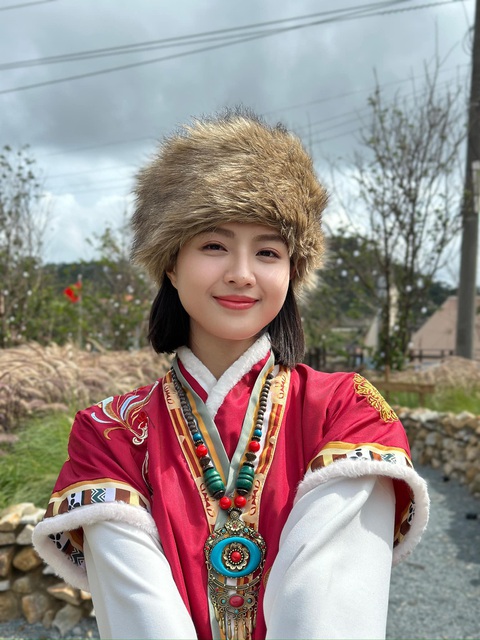 Lộ diện mỹ nhân đóng vai Út Trong của 'Đất rừng phương Nam' - Ảnh 7. Lộ diện mỹ nhân đóng vai Út Trong của 'Đất rừng phương Nam' - Ảnh 7.