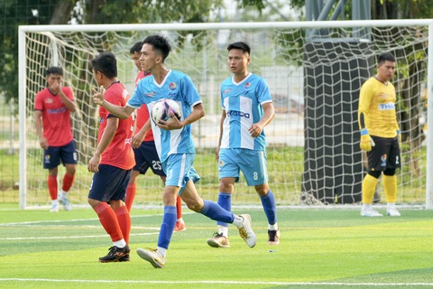 Trương Hoàng Linh lập 2 hat-trick ở Giải bóng đá công nhân toàn quốc - Ảnh 4. Các trận đấu Giải bóng đá công nhân toàn quốc 2023 khu vực Bình Dương luôn giàu cảm xúc - Ảnh: HỮU HẠNH