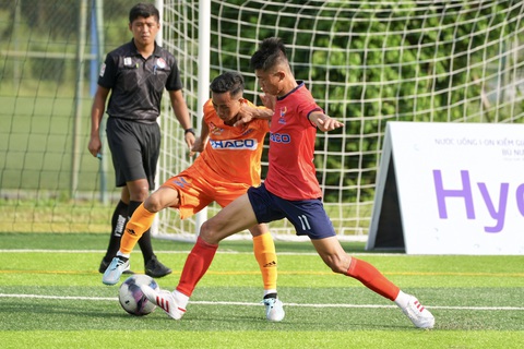 Trương Hoàng Linh lập 2 hat-trick ở Giải bóng đá công nhân toàn quốc - Ảnh 1. Các trận đấu tại Giải bóng đá công nhân toàn quốc 2023 khu vực Bình Dương diễn ra hấp dẫn - Ảnh: HỮU HẠNH