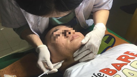 Giám đốc Sở Y tế TP.HCM: Quyết liệt sẽ phát hiện thêm nhiều cơ sở không phép - Ảnh 1. Thời gian gần đây, TP.HCM xuất hiện nhiều cơ sở, cá nhân hành nghề không phép, thách thức cơ quan chức năng - Ảnh: X.M.