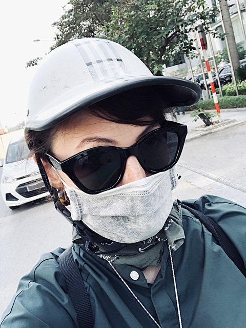 Xe máy, cát bụi và kim loại - Ảnh 2. Đạo diễn Esther Johnson - Ảnh: BTC