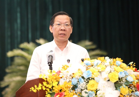 Thực hiện chính quyền đô thị tại TP.HCM đã hiệu quả, phù hợp chưa? - Ảnh 1. Chủ tịch UBND TP.HCM Phan Văn Mãi phát biểu tại hội nghị - Ảnh: T.T.