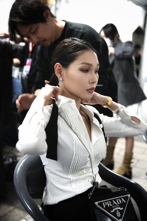 Diệp Linh Châu trở thành giám đốc sáng tạo cho bộ sưu tập của nhà thiết kế Trần Hùng tại chương trình Gangnam Fashion Festa tại Seoul, Hàn Quốc. Diệp Linh Châu trở thành giám đốc sáng tạo cho bộ sưu tập của nhà thiết kế Trần Hùng tại chương trình Gangnam Fashion Festa tại Seoul, Hàn Quốc.