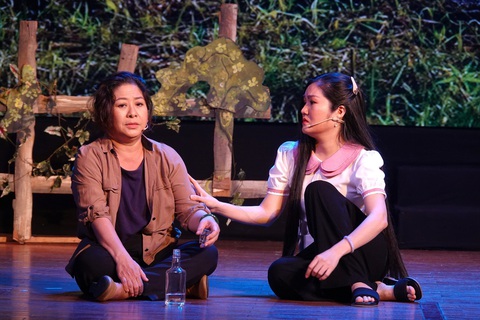 Tin tức xem - nghe cuối tuần: Tiến Luật, Huy Khánh tham gia 'Đệ nhất mưu sinh' mùa 2 - Ảnh 7. Cảnh trong vở Yêu em từ đó - Ảnh: LÊ THÚY BÌNH