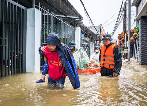 Hôm nay và ngày mai, Hà Tĩnh đến Phú Yên mưa lớn diện rộng, có nơi trên 300mm - Ảnh 1. Hôm nay và ngày mai, Hà Tĩnh đến Phú Yên mưa lớn diện rộng, có nơi trên 300mm - Ảnh: TẤN LỰC