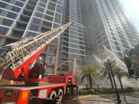 Hệ thống PCCC ngoài tòa nhà cũng được Vinhomes thiết kế chuyên nghiệp giúp đảm bảo an toàn cho cư dân. Ảnh: Đ.H Hệ thống PCCC ngoài tòa nhà cũng được Vinhomes thiết kế chuyên nghiệp giúp đảm bảo an toàn cho cư dân. Ảnh: Đ.H