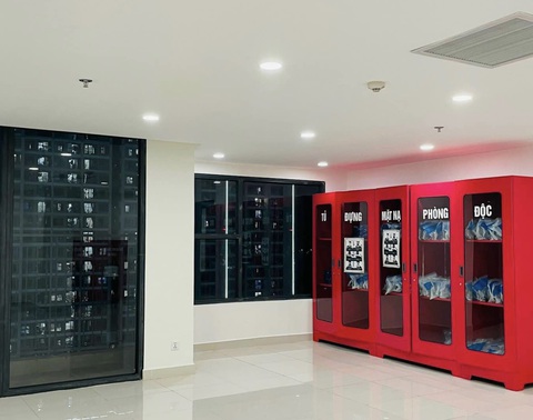 Mặt nạ phòng độc được trang bị đầy đủ tại khu vực gian lánh nạn. Ảnh: Đ.H Mặt nạ phòng độc được trang bị đầy đủ tại khu vực gian lánh nạn. Ảnh: Đ.H