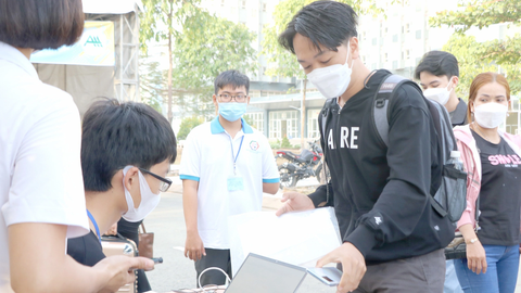 Bẫy lừa bủa vây tân sinh viên - Ảnh 1. Sinh viên tại ký túc xá ĐH Quốc gia TP.HCM - Ảnh: TRỌNG NHÂN