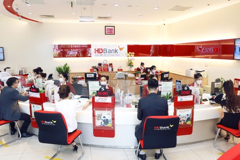 Chi lương qua ngân hàng nào được hưởng nhiều ưu đãi? - Ảnh 1. Doanh nghiệp khi tham gia Gói chi lương Happy Di- Payroll còn được giảm lãi suất vay lên đến 0,3%/năm và cộng thêm lãi suất tiền gửi lên đến 0,3%/năm khi vay vốn tại HDBank - Ảnh: M.T.