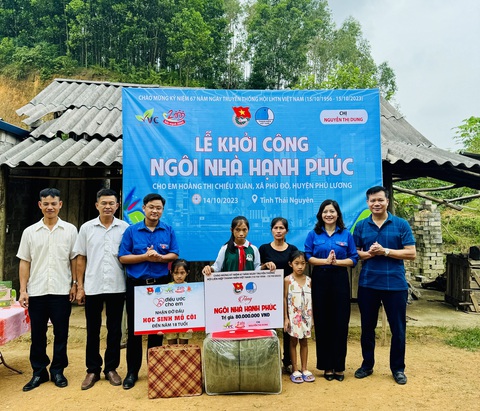 Trao giải thưởng 15 tháng 10 cho 82 cán bộ Hội tiêu biểu - Ảnh 3. Khởi công xây "Ngôi nhà hạnh phúc" cho em học sinh dân tộc mồ côi, có hoàn cảnh khó khăn - Ảnh: LÂM HẢI