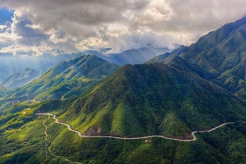 ‘Vua’ đèo Ô Quy Hồ: Điểm đến thu hút ‘phượt thủ’ - Ảnh 1. ‘Vua’ đèo Ô Quy Hồ: Điểm đến thu hút ‘phượt thủ’ - Ảnh 1.