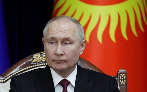 Tổng thống Nga Vladimir Putin tại Kyrgyzstan ngày 12-10 - Ảnh: REUTERS Tổng thống Nga Vladimir Putin tại Kyrgyzstan ngày 12-10 - Ảnh: REUTERS