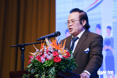 Bác sĩ Nguyễn Văn Đẩu, thành viên CLB Tiếp sức đến trường Quảng Nam - Đà Nẵng chia sẻ với các tân sinh viên - Ảnh: TẤN LỰC Bác sĩ Nguyễn Văn Đẩu, thành viên CLB Tiếp sức đến trường Quảng Nam - Đà Nẵng chia sẻ với các tân sinh viên - Ảnh: TẤN LỰC