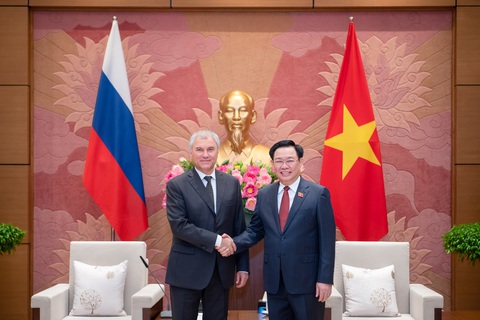 Chủ tịch Duma Quốc gia Nga: Tất cả chính đảng Nga đều ủng hộ quan hệ với Việt Nam - Ảnh 3. Nhân dịp này, Chủ tịch Duma Quốc gia Vyacheslav Victorovich Volodin trân trọng mời Chủ tịch Quốc hội Vương Đình Huệ sớm thăm chính thức Nga - Ảnh: Quochoi.vn