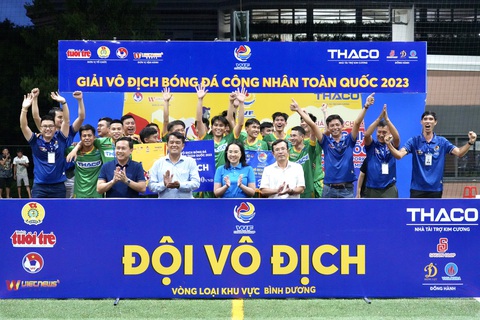 Công đoàn Bình Dương 2 vô địch Giải bóng đá công nhân toàn quốc khu vực Bình Dương - Ảnh 1. Đội Công đoàn Bình Dương 2 vô địch Giải bóng đá công nhân toàn quốc khu vực Bình Dương - Ảnh: HỮU HẠNH