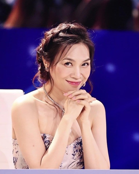 Phương Mỹ Chi bật khóc khi được ôm Mỹ Tâm trên sân khấu Vietnam Idol - Ảnh 2. Mỹ Tâm tiếp tục gây sốt với nhan sắc trẻ trung - Ảnh: Facebook Mỹ Tâm