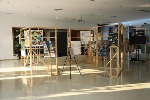 Đại học Kinh tế TP.HCM tổ chức ArtTech Fusion 2023 - Ảnh 2. Không gian triển lãm nghệ thuật tại UEH